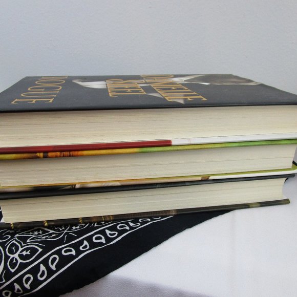 Set of 3 Hard Cover Danielle Steel Novels - Picture 12 of 13